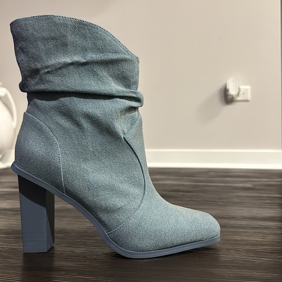 Jessica Simpson Arrla Booties - Picture 3 of 11